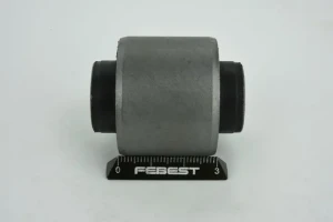 Tuleja wahacza MITSUBISHI COLT IV FEBEST