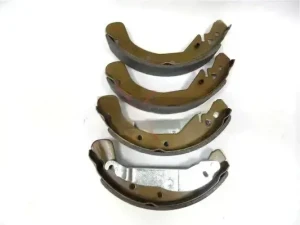 Szczęki hamulcowe tył OPEL VECTRA B MAXGEAR