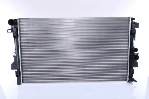 126, 116 CDI, 110 CDI, 109 CDI, 111 CDI, 122, 115 CDI, 119, 122 CDI, 113 CDI, 120 CDI, 123, E-CELL MERCEDES-BENZ VITO W639 Chłodnica wody NISSENS