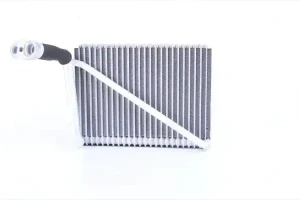 1.9 TDI, 2.0, 2.0 TDI, 2.5 TDI, 1.8 T, 2.8 V6 SKODA SUPERB 1 Parownik klimatyzacji NISSENS