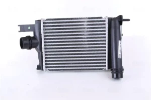 1.5 dCi DACIA DUSTER Chłodnica powietrza intercooler NISSENS