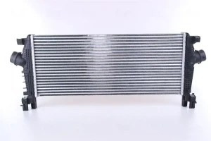 1.4, 1.4 (08) OPEL ASTRA J Chłodnica powietrza intercooler NISSENS
