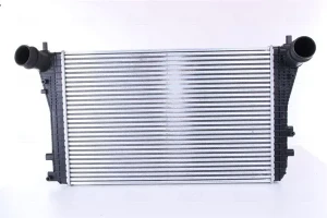 1.8 TSI, 2.0 TDI, 1.6 TDI VW PASSAT B7 Chłodnica powietrza intercooler NISSENS