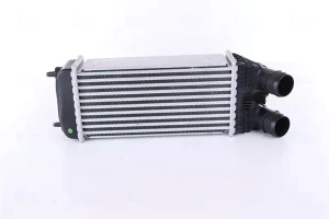 1.6, 1.2 THP, 1.6 HDi CITROËN DS3 Chłodnica powietrza intercooler NISSENS