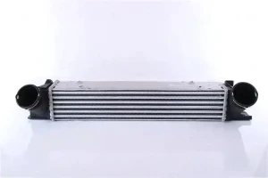 316 d, 318 d, 320 d BMW 3 E91 Chłodnica powietrza intercooler NISSENS