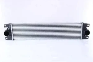 dCi 140, dCi 115, dCi 100, dCi 150, dCi 120 NISSAN INTERSTAR Chłodnica powietrza intercooler NISSENS