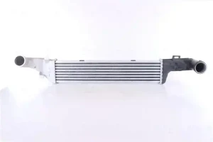 E 300 MERCEDES-BENZ W210 Chłodnica powietrza intercooler NISSENS