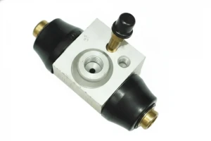 Cylinderek hamulcowy tył SEAT IBIZA 4 TRW
