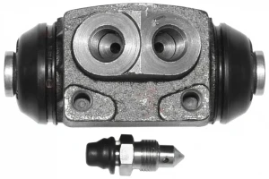 Cylinderek hamulcowy tył FORD FOCUS I TRW