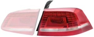 Lampa tylna VW PASSAT B7 HELLA