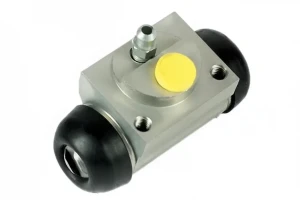 Cylinderek hamulcowy tył OPEL CORSA D LPR