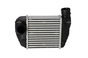 30015 NRF Chłodnica powietrza intercooler