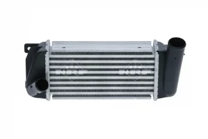 1.4 D-4D TOYOTA AURIS II Chłodnica powietrza intercooler NRF