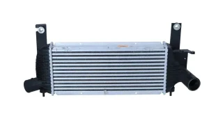 2.5 dCi NISSAN PATHFINDER III Chłodnica powietrza intercooler NRF