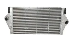 30893 NRF Chłodnica powietrza intercooler