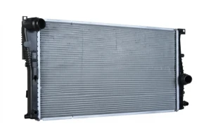 335 i, 328 i, 320 i, ActiveHybrid, 318 i BMW 3 F30 F80 Chłodnica wody NRF