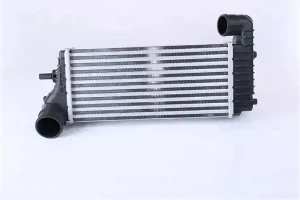 1.5 TDCi, 1.6 TDCi FORD FOCUS III Chłodnica powietrza intercooler NISSENS