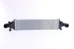 CLA 220, CLA 180, CLA 250, CLA 200 MERCEDES-BENZ CLA X117 Chłodnica powietrza intercooler NISSENS
