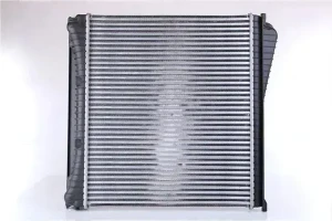 4.4 D LAND ROVER RANGE ROVER III Chłodnica powietrza intercooler NISSENS
