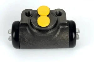 Cylinderek hamulcowy MITSUBISHI PAJERO I BREMBO