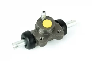 Cylinderek hamulcowy tył MERCEDES-BENZ T1 B602 BREMBO