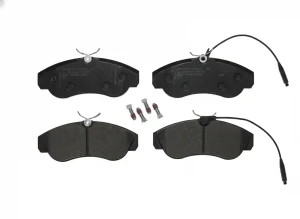 Klocki hamulcowe przód z czujnikiem PEUGEOT BOXER BREMBO