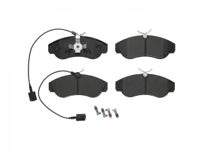 Klocki hamulcowe przód z czujnikiem CITROËN JUMPER BREMBO