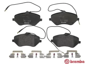 P 61 078 BREMBO Klocki hamulcowe przód z czujnikiem