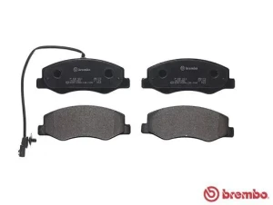 P 68 061 BREMBO Klocki hamulcowe tył z czujnikiem