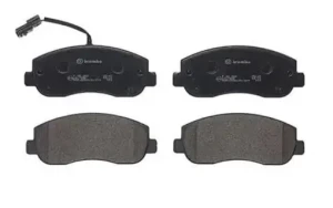Klocki hamulcowe przód z czujnikiem RENAULT MASTER III BREMBO