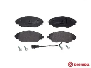 Klocki hamulcowe przód z czujnikiem VW GOLF VII BREMBO