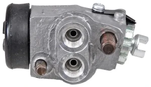 Cylinderek hamulcowy przód SUZUKI SJ410 A.B.S.