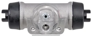 Cylinderek hamulcowy tył NISSAN PICK UP A.B.S.