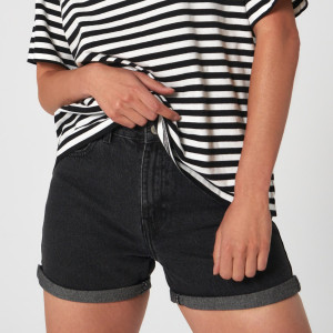Sinsay - Szorty jeansowe mom high waist - Czarny - damski - 0392U-99J