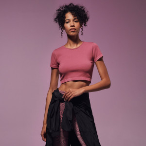 Sinsay - Crop top w prążki GYM HARD - Różowy - damski - 4473F-40X