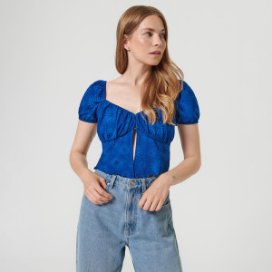 Sinsay - Crop top w kwiaty - Granatowy - damski - 4734F-59X