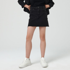 Sinsay - Spódnica jeansowa mini - Czarny - damski - 6057J-99J