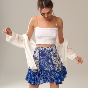 Sinsay - Spódnica mini w kwiaty - Wielobarwny - damski - 7108J-MLC