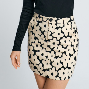 Sinsay - Spódnica mini trapezowa - Czarny - damski - 7110J-99X