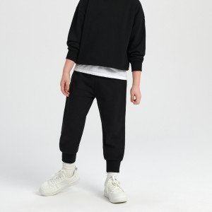 Sinsay - Spodnie dresowe jogger - Czarny - chłopiec - 7212C-99X
