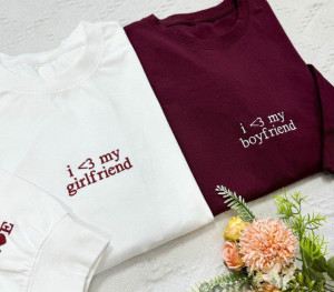 Bluza na rocznicę z haftem i