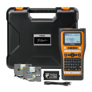 Drukarka etykiet Brother P-touch E560BTVP 180 dpi / do 24 mm / PC / Mac / Smartfon / USB / BT / z 2 szt. taśm TZe i walizką w zestawie 