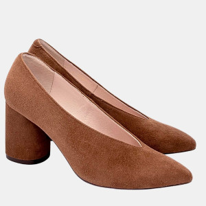 Jasnobrązowe czółenka zamszowe na klocku 7,5 cm – BRAVO MODA