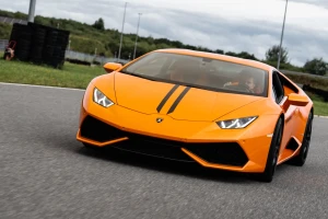 Jazda po torze Lamborghini Huracan voucher prezent Super-Cars Karta Podarunkowa ważna 2 lata