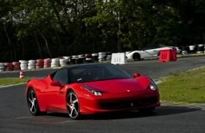 Jazda po torze Ferrari Italia voucher prezent Super-Cars Karta Podarunkowa ważna 2 lata
