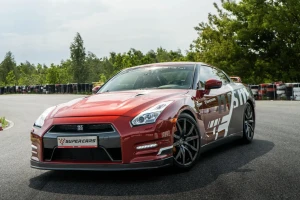 Jazda po torze Nissan GTR voucher prezent Super-Cars Karta Podarunkowa ważna 2 lata