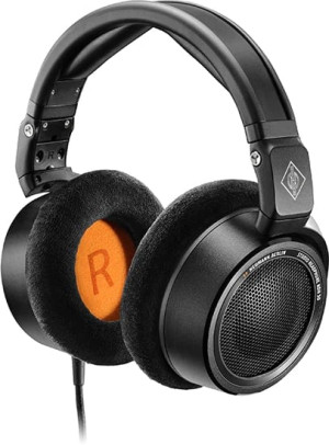 ‌Neumann NDH 30 Black Edition - Reference-cla...