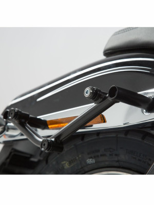 Stelaż boczny SLC SW-MOTECH Harley-Davidson Dyna Fat Bob [08-] [na prawą stronę]