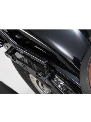 Zestaw montażowy do bocznych kufrów SLH HARLEY-DAVIDSON Softail Breakout / Deluxe S (FXBRS) ST1 (17-20), Softail Low Rider (17-), Softail Slim (FLSL)