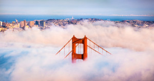 Fototapeta San Francisco San Francisco Golden Gate Bridge in Thick Fog